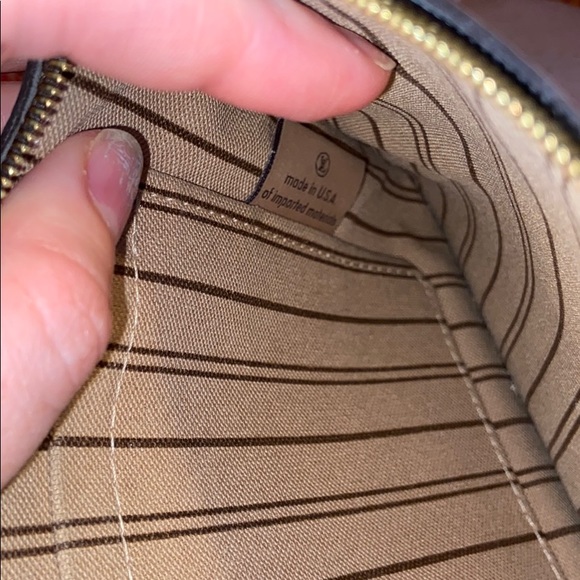 Louis Vuitton Neverfull pouch - Picture 7 of 8